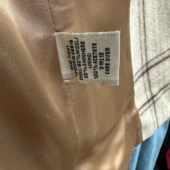 Vintage L.L. Bean plaid wool jacket. A true classic. - Picture 6 of 8